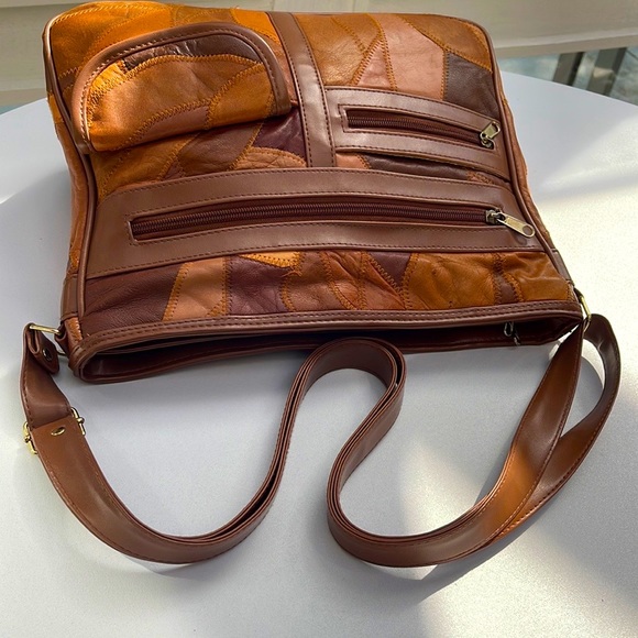 Zeca Leather Patchwork Crossbody Shoulder Bag - Picture 4 of 11